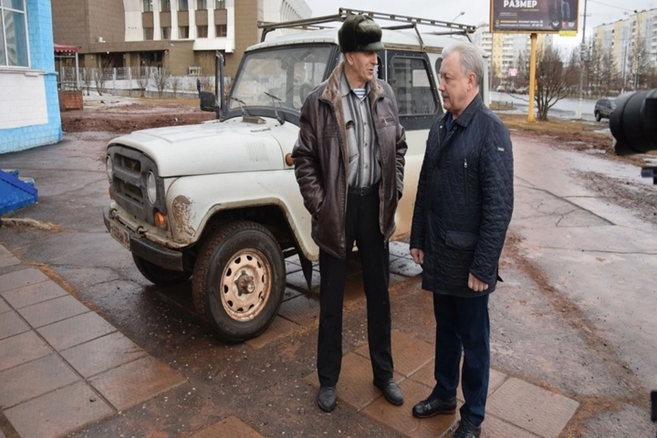 Житель Братска передал в зону СВО автомобиль УАЗ. Фото: администрация Братска