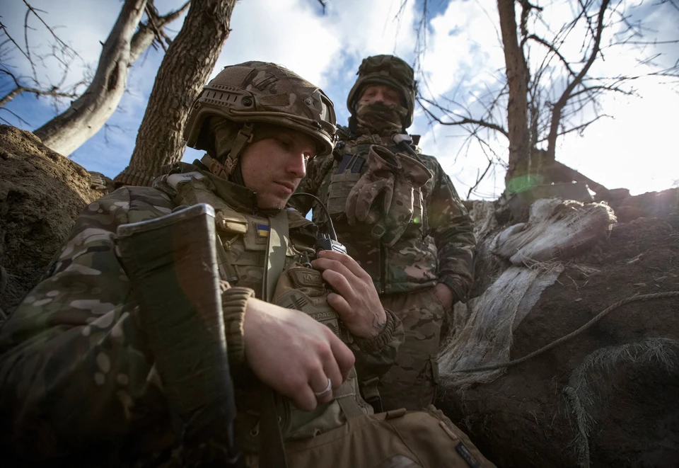 Украинские военнослужащие на позициях под Горловкой.