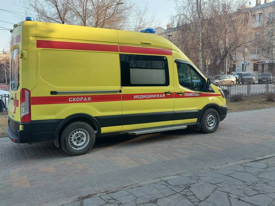 Девушка в больнице.