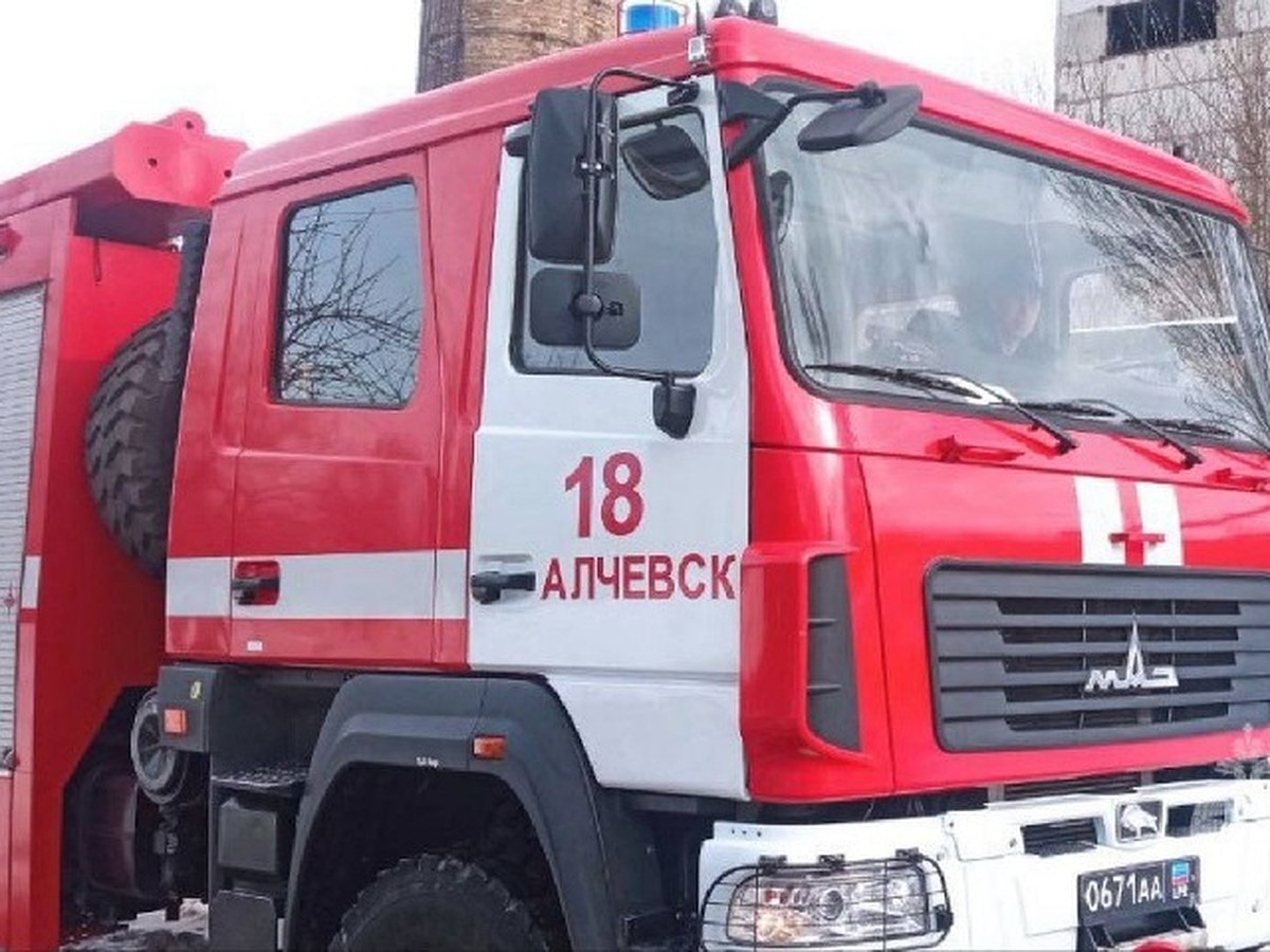 В ЛНР спасатели во время снегопада помогли беременной женщине добраться в  роддом - KP.RU