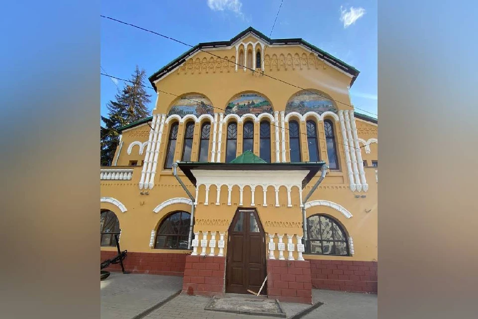 Прокуратура проверила ход реставрации Дворца пионеров в Нижнем Новгороде