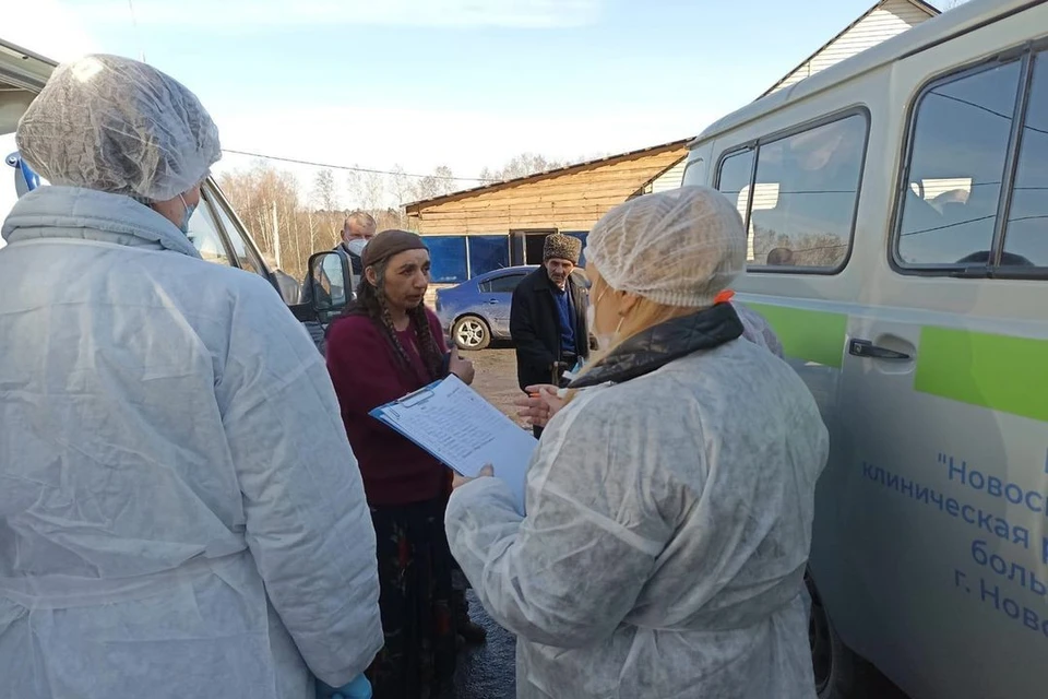 В Барышевском сельсовете в цыганском таборе провели массовую вакцинацию от кори. Фото: администрация Новосибирского района