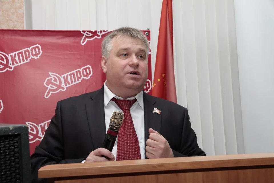 Воронежские коммунисты посчитали, что в конфликте прав Андрей Рогатнев.