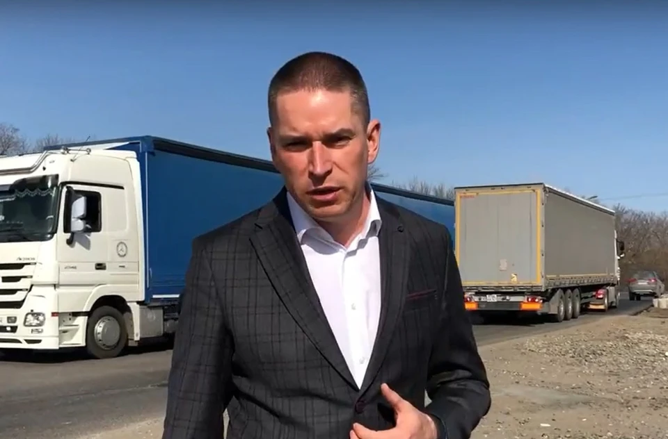 Сейчас депутаты готовят обращение об ограничении движения большегрузов днем. Фото: скриншот видео
