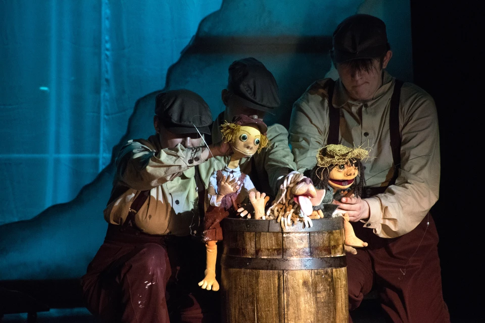 Волгоградский областной театр кукол представил зрителям премьеру вестерна «Том Сойер».