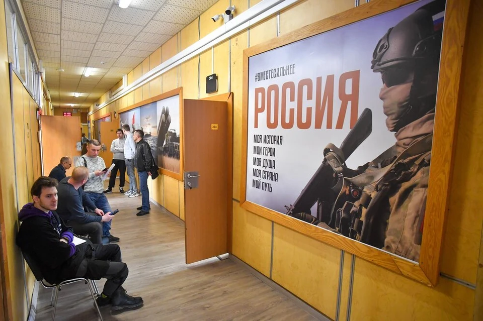 На улицу Яблочкова приходят и москвичи, и жители других регионов России, и иностранные граждане. Фото: Сергей КИСЕЛЕВ/Агентство «Москва».