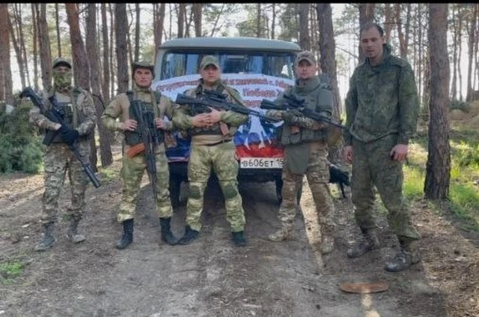 В воинскую часть в зоне СВО, где служат оренбуржцы, автомобиль доставил Фидан Минкагиров. Фото: Денис Павлов