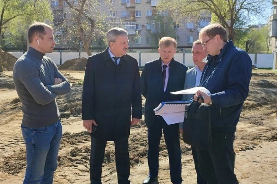 Мэр города оценил ход реконструации. Фото: мэрия.