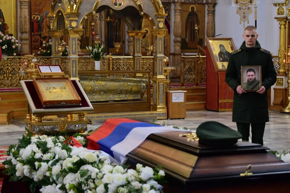 В Твери простились с погибшим на Донбассе Виктором Петровым
