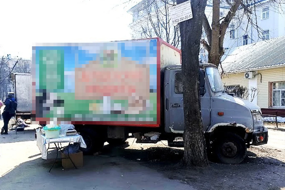 Автомобиль "Зил" эвакуируют с улицы Фото: администрация Твери