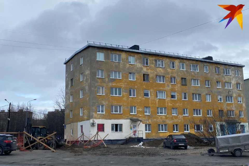 Траншея, в которой погибли двое рабочих, полгода стояла огороженной, но не закопанной.