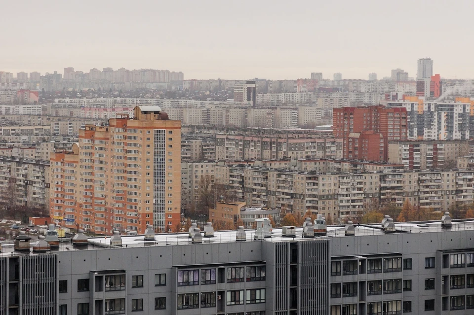 Мужчина выкинул свою знакомую из окна второго этажа.