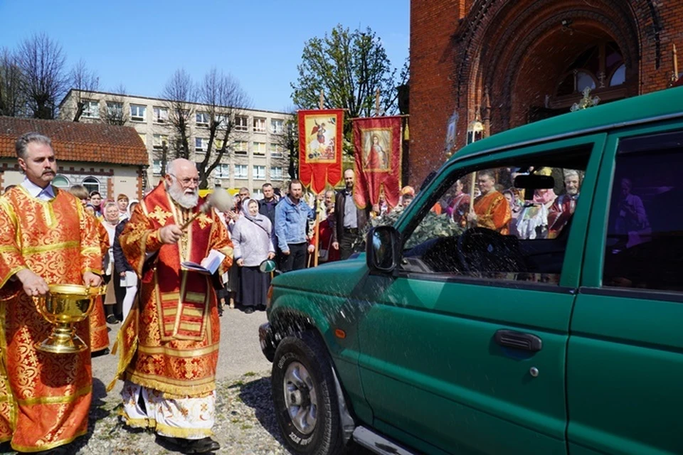 Деньги на внедорожник собирали всем миром.