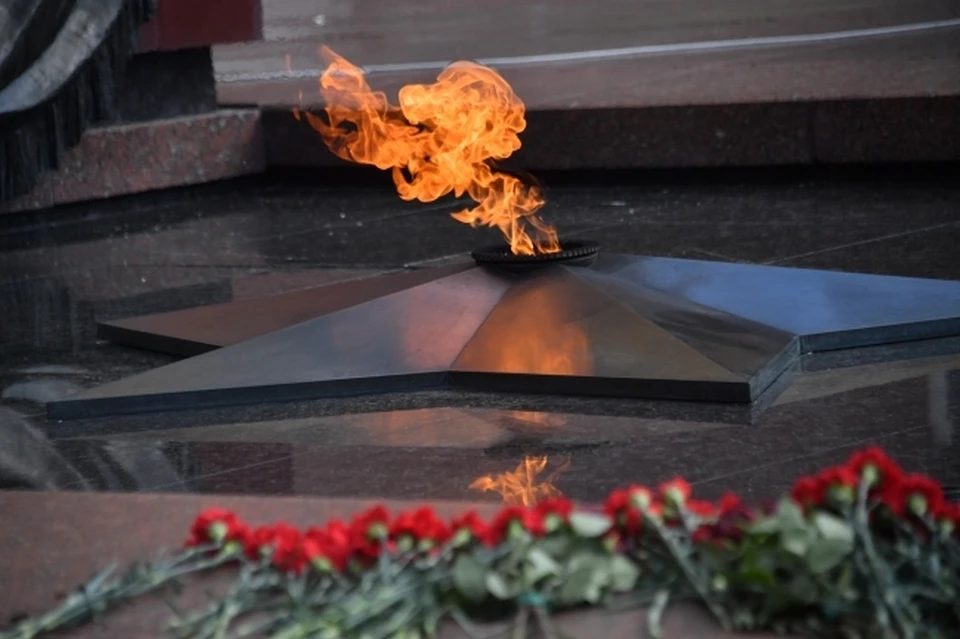 Школьники Хабаровска соревновались за право нести Вахту памяти у Вечного огня