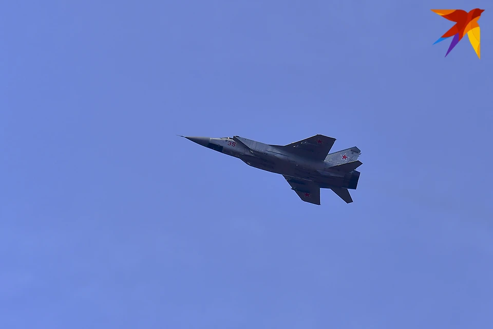 Отмечается, что МиГ-31 выполнял учебный полет. Обстоятельства случившегося изучит специальная комиссия.