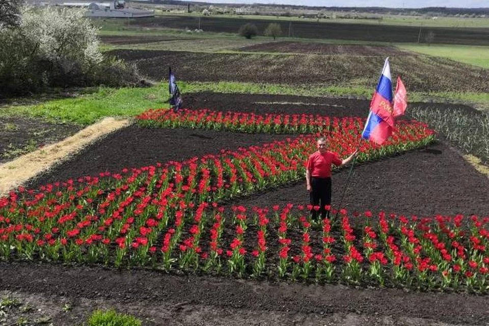 Иван Иванович гордится своим цветником! Фото: предоставлено героем публикации