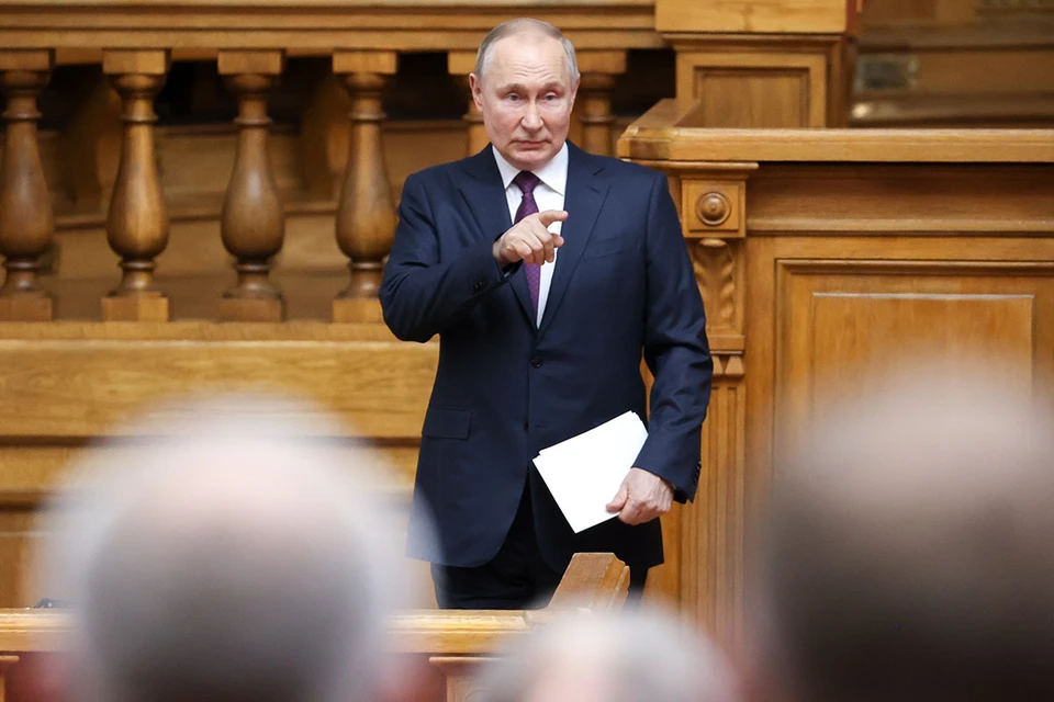 В пятницу Владимир Путин приехал в Петербург для участия в Совете законодателей. Фото: Александр Демьянчук/ТАСС