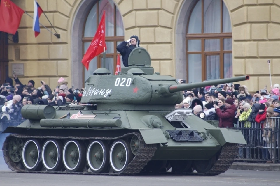 Парад Победы в этом году решено не проводить