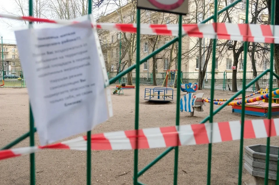 Под Петербургом неизвестный выстрелил в 15-летнего подростка на детской площадке.