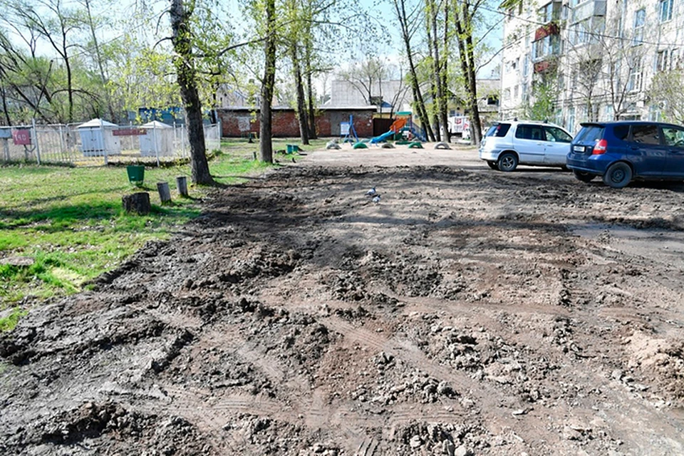 Двор на Световой, 8 приведут в порядок до 15 мая