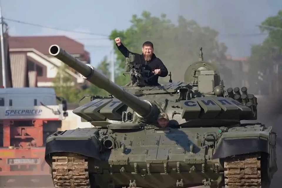 Свою «прогулку» на танке глава Чечни Рамзан Кадыров выложил в Телеграм-канале. Фото: стоп-кадр видео