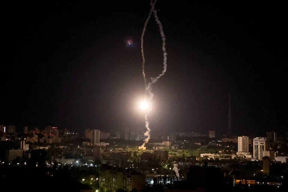 В ночь на 16 мая небо над Киевом рассекли вспышки ракет.