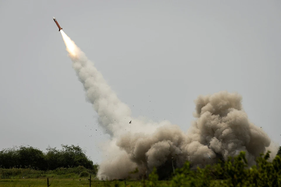 Российской ракетой "Кинжал" был уничтожен американский зенитно-ракетный комплекс "Патриот" в Киеве.