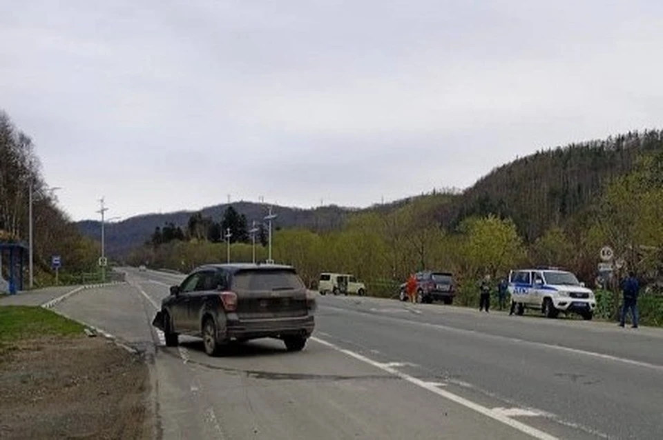 Водитель Subaru Forester выезжал с грунтовки и не предоставил преимущество легковой иномарке Nissan Cube. Фото: УГИБДД по Сахалинской области
