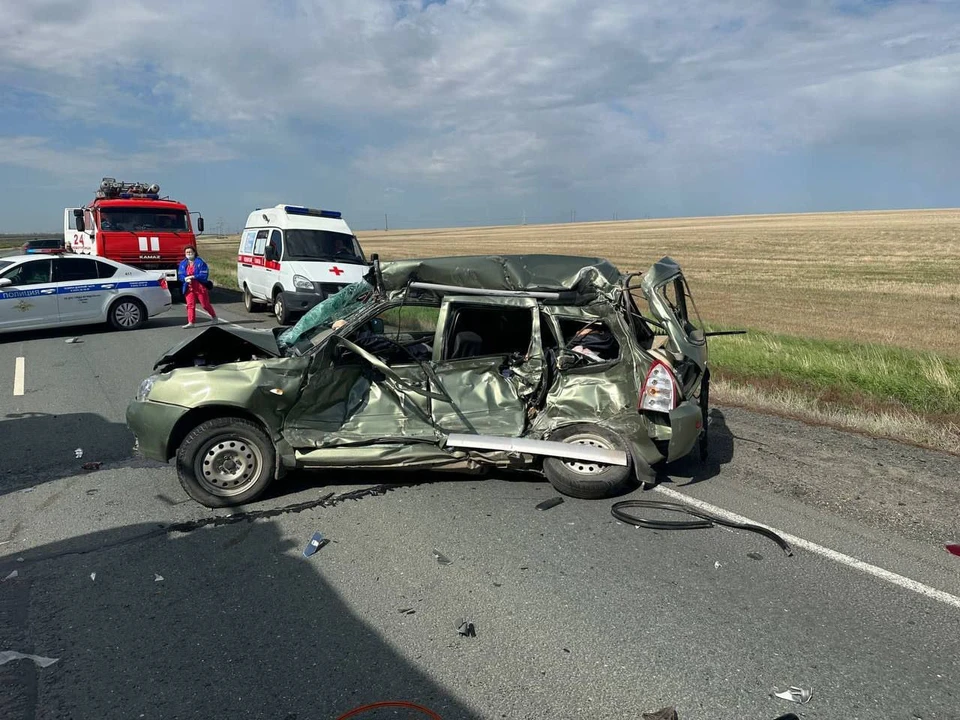 Водитель и пассажир легковушки погибли на месте