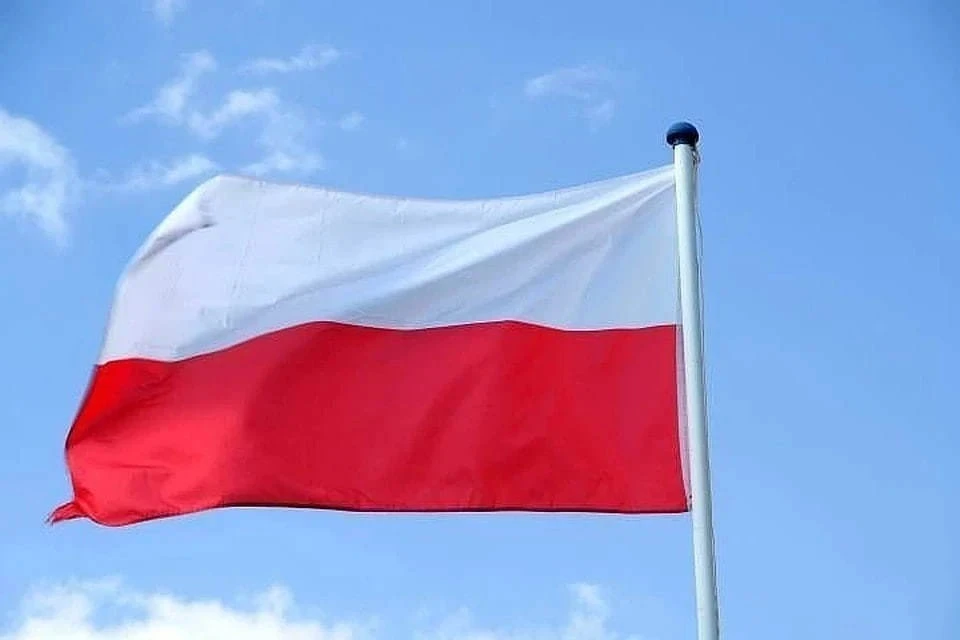 RMF FM: Неизвестный металлический предмет пробил крышу жилого дома в Польше