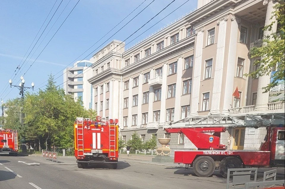 В здании вспыхнула проводка, возгорание быстро ликвидировали Фото: телеграм-канал ХабСити