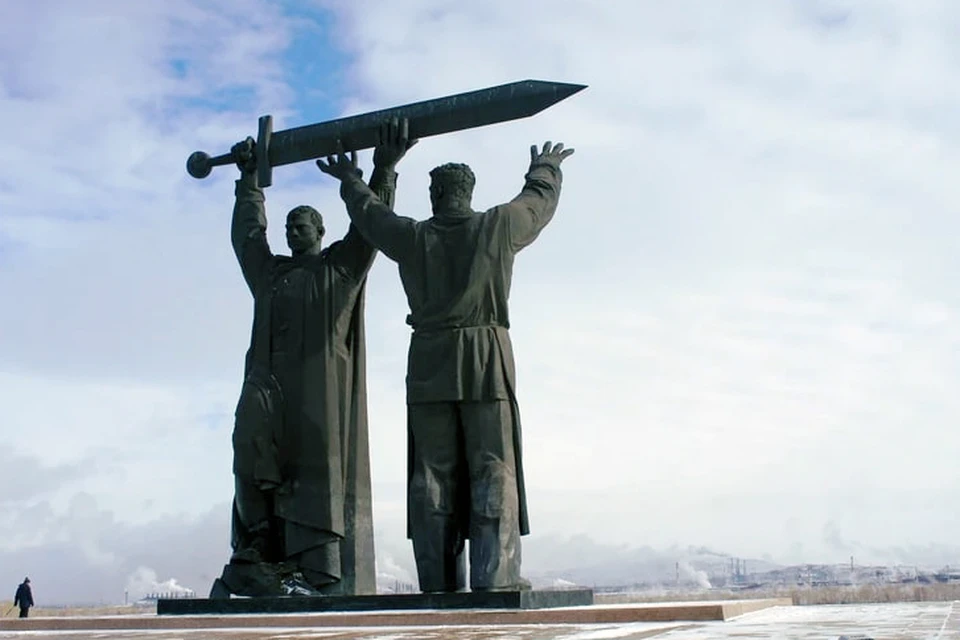 Церемония открытия фестиваля пройдет у монумента "Тыл-фронту"
