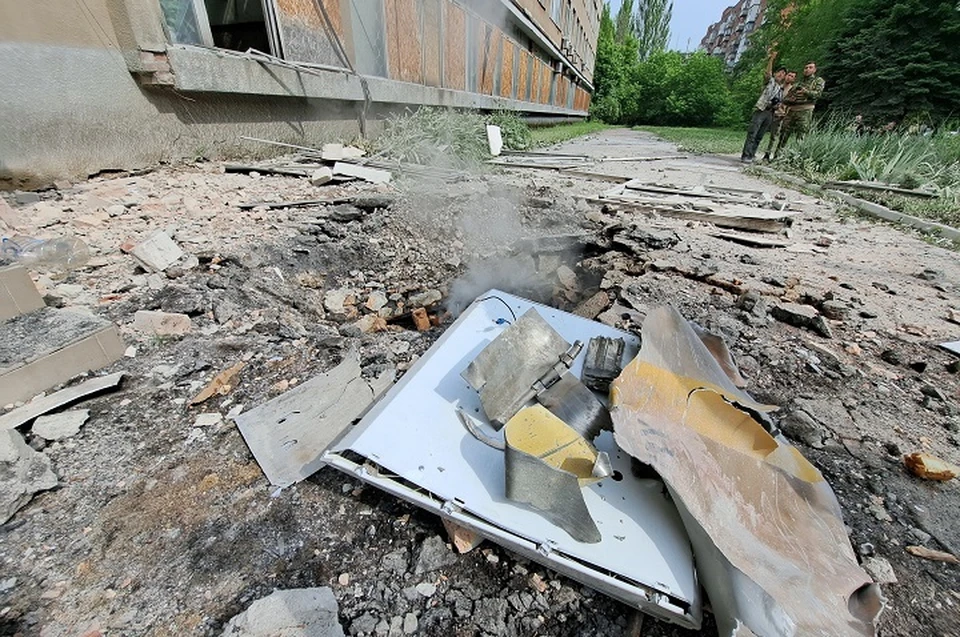 Опять фиксируются прилеты снарядов по инфраструктуре Калининского района