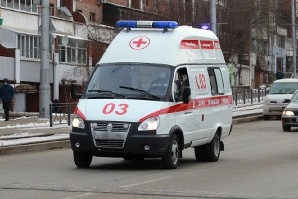 Мальчика увезла скорая.