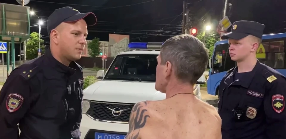 Полуголого мужчину, гулявшего вечером по Рязани, задержали.