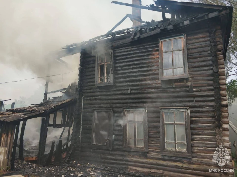 Жильцам дома пришлось на время переехать к родственникам