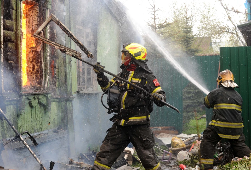 В Томском районе при пожаре пострадали два человека.