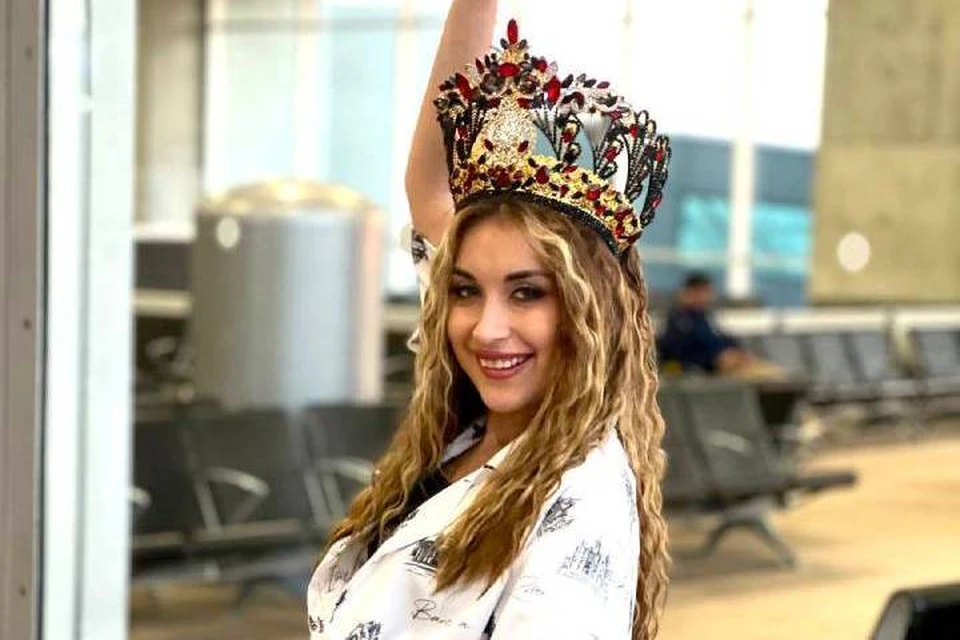 Надежда Баканова привезла с Кипра корону красоты. Фото: предоставлено героиней материала