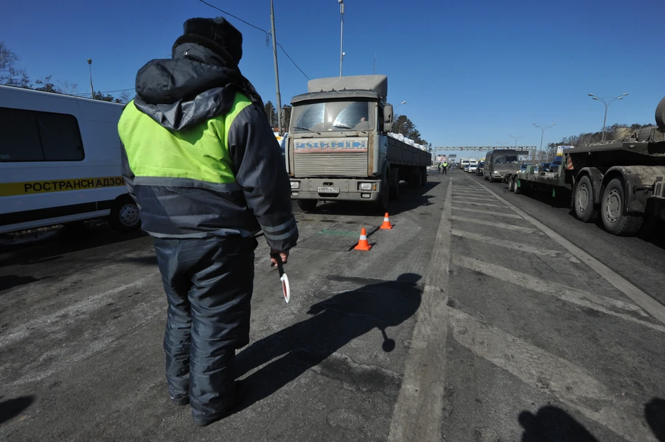 В Томске запретят движение большегрузов по Коммунальному мосту.