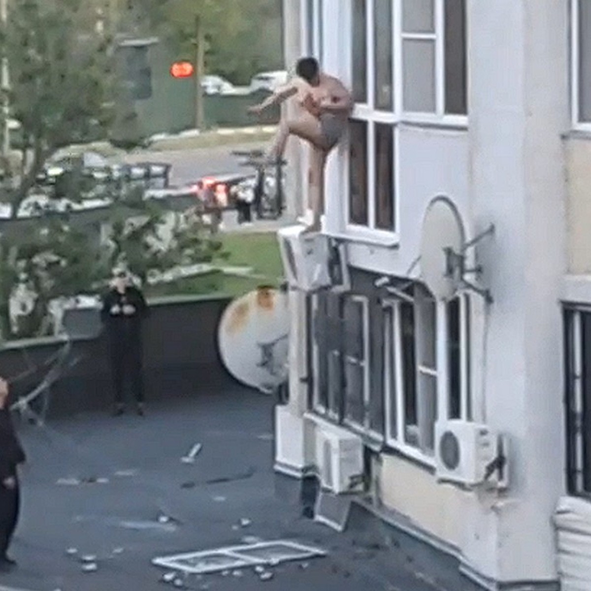 Порно видео голая на балконе