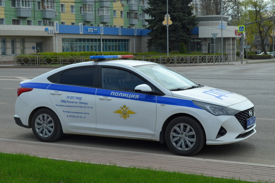 Две пассажирки "Мазды" пострадали в ДТП с иномаркой в Липецке