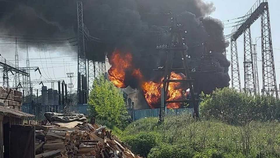 Залесовский округ остался без электричества в результате пожара на подстанции в Смазнево