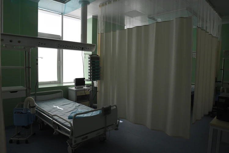 «Все «тяжелые», многие на ИВЛ»: медработник рассказала, как в димитровградскую больницу одного за другим привозили пострадавших от паленого сидра