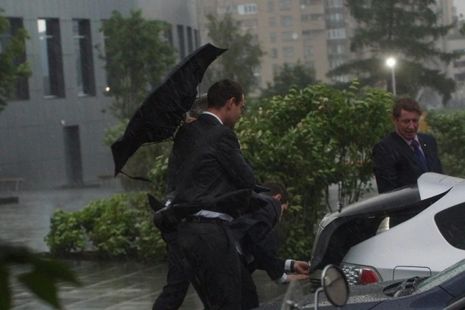 В Башкирии объявили штормовое предупреждение об опасных погодных явлениях: вечером 6 июня местами по республике пройдет сильный ливень и крупный град