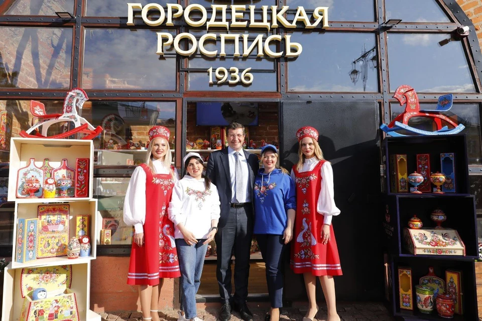 Первый фирменный магазин городецкой росписи за пределами предприятия. Фото: телеграм-канал Глеба Никитина