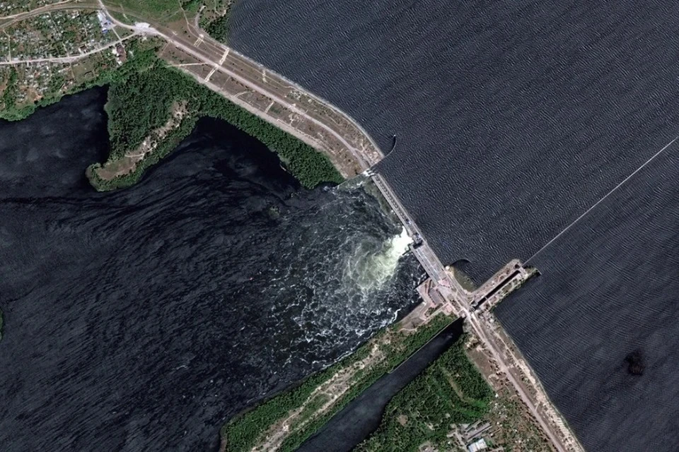 Мэр Новой Каховки Леонтьев сообщил о падении уровня воды на пять метров