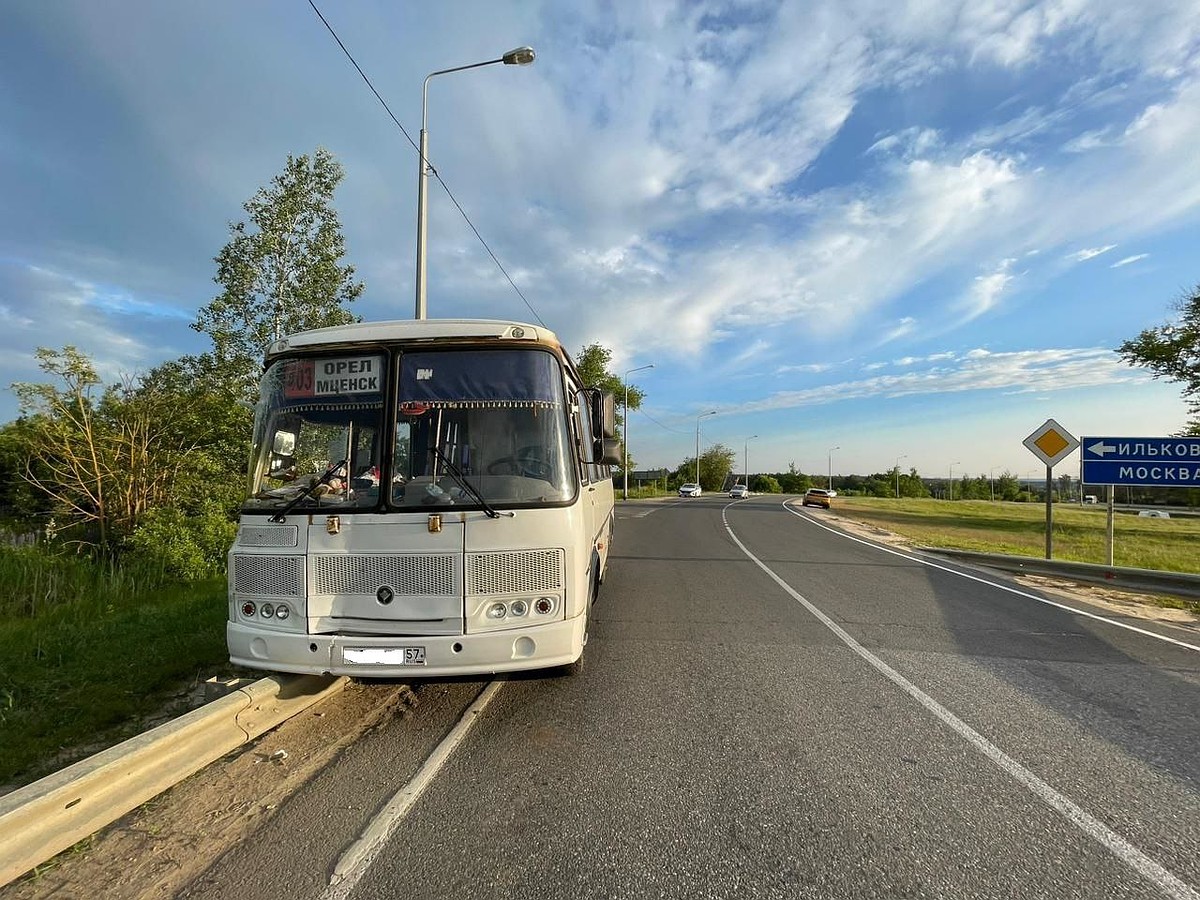 Водителя рейсового автобуса «Орел – Мценск» госпитализировали после ДТП -  KP.RU