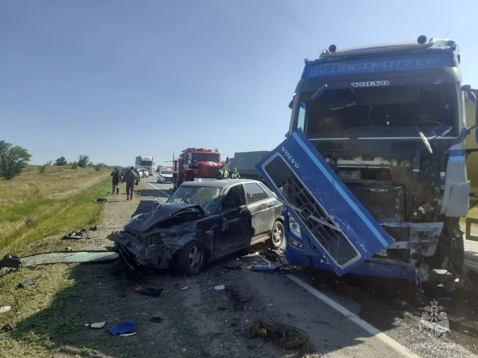 В результате аварии 1 человек погиб, 4 пострадали, в том числе один ребенок