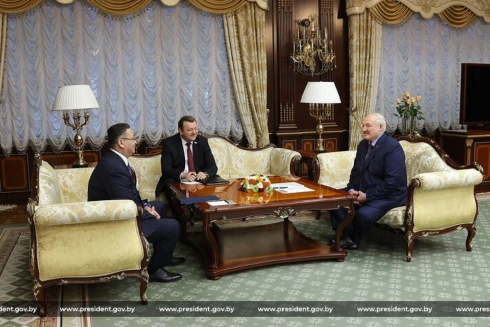Александр Лукашенко провел встречу с с заместителем премьер-министра - министром иностранных дел Казахстана Муратом Нуртлеу. Фото: пресс-служба президента Беларуси.