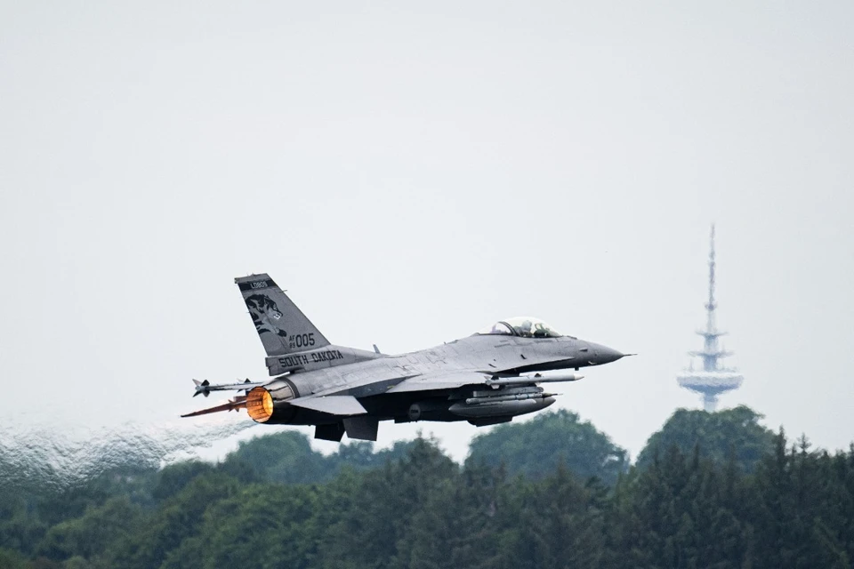 Запад может начать поставки F-16 на Украину к началу 2024 года